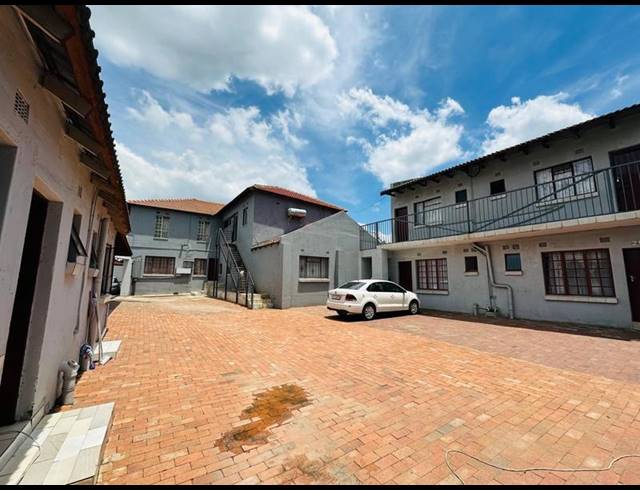 27 BEDROOM HOUSE FOR SALE IN DELVILLE